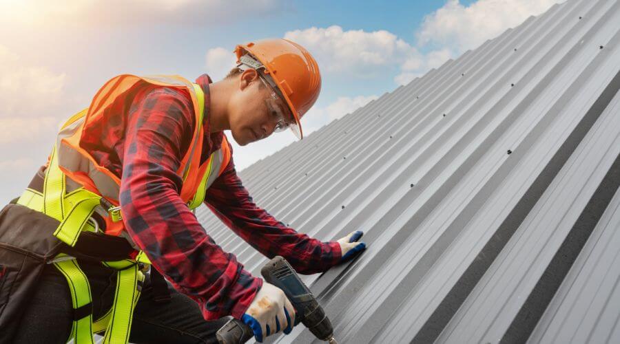 Professional gutter cleaning in Harbor Beach, MI